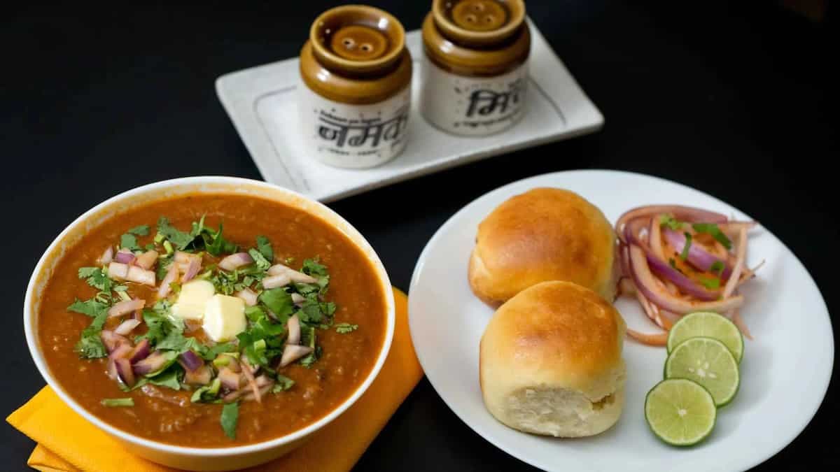 6 Indian Street Snacks That Double Up As Tasty Breakfast