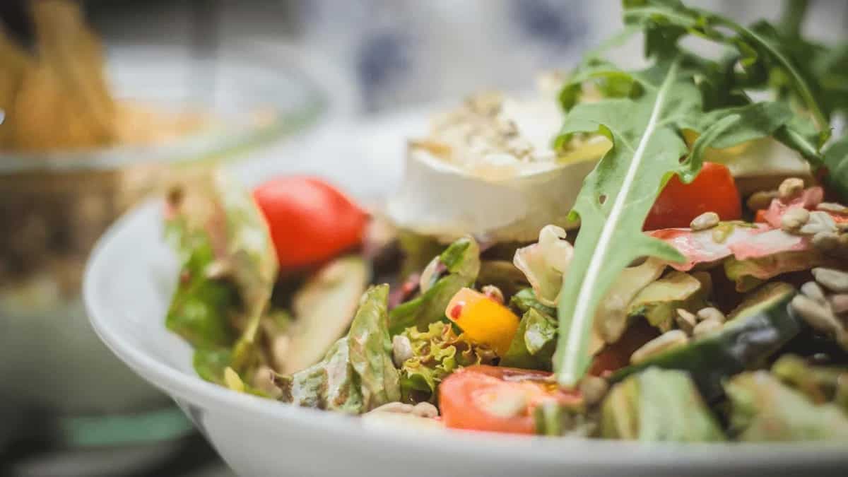 Try These 5 Vegetarian Salads To Shed Inches