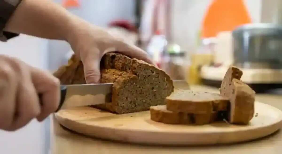 7 Tips And Tricks To Bake Professional Quality Bread At Home