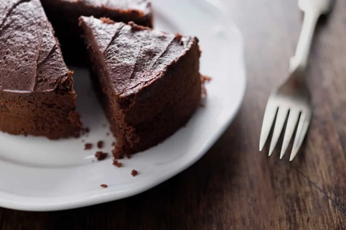 Chocolate Olive Oil Cake: A Decadent Dessert