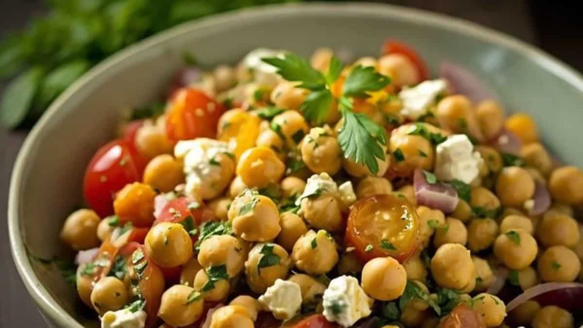 Have This Protein Rich Chickpea And Tofu Salad For Dinner