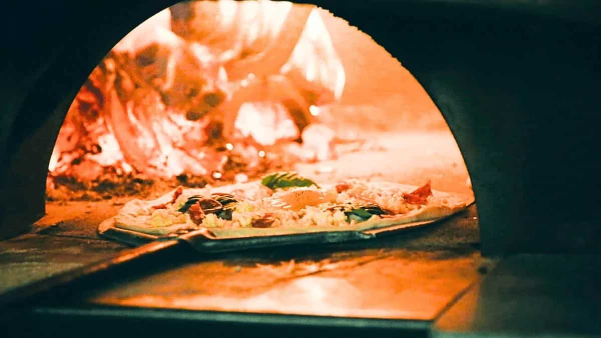 Pizza in Kansas City: 7 Must-Visit Haunts To Explore