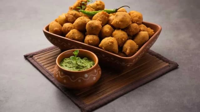 7 Winter-Special Pakoda Recipes To Relish Your Evening Chai