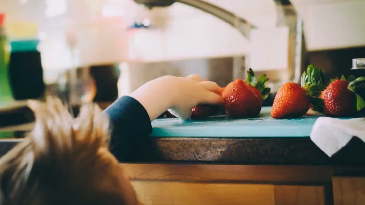 6 Tips To Develop Healthy Eating Habits In Children