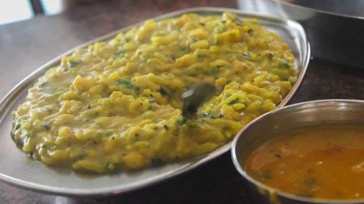 Khichdi To Upma: 7 Nourishing Foods To Eat When You're Sick