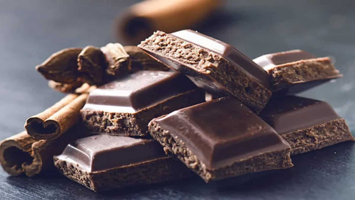 6 Healthy Keto Snacks To Try: Dark Chocolate, Hummus And More 