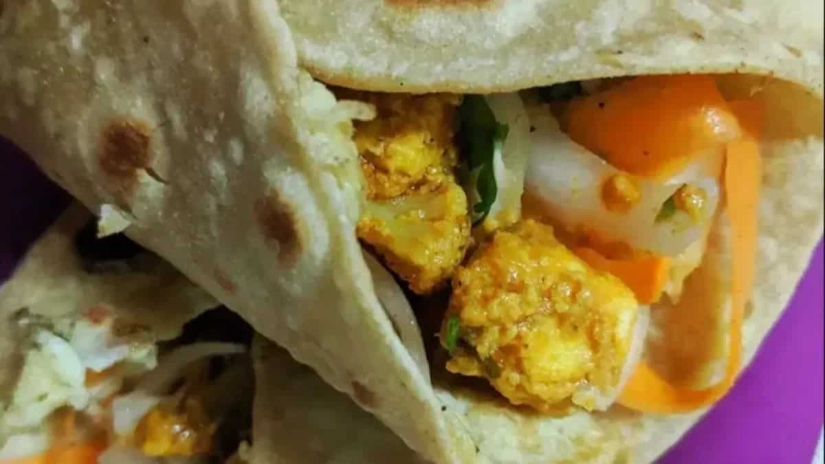 Going Pandal Hopping This Pujo? Try These Street-Style Rolls