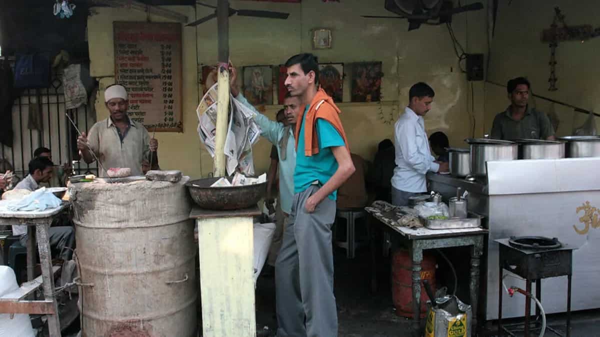 Dhaba Delights: Exploring Iconic Dishes Of Roadside Eateries