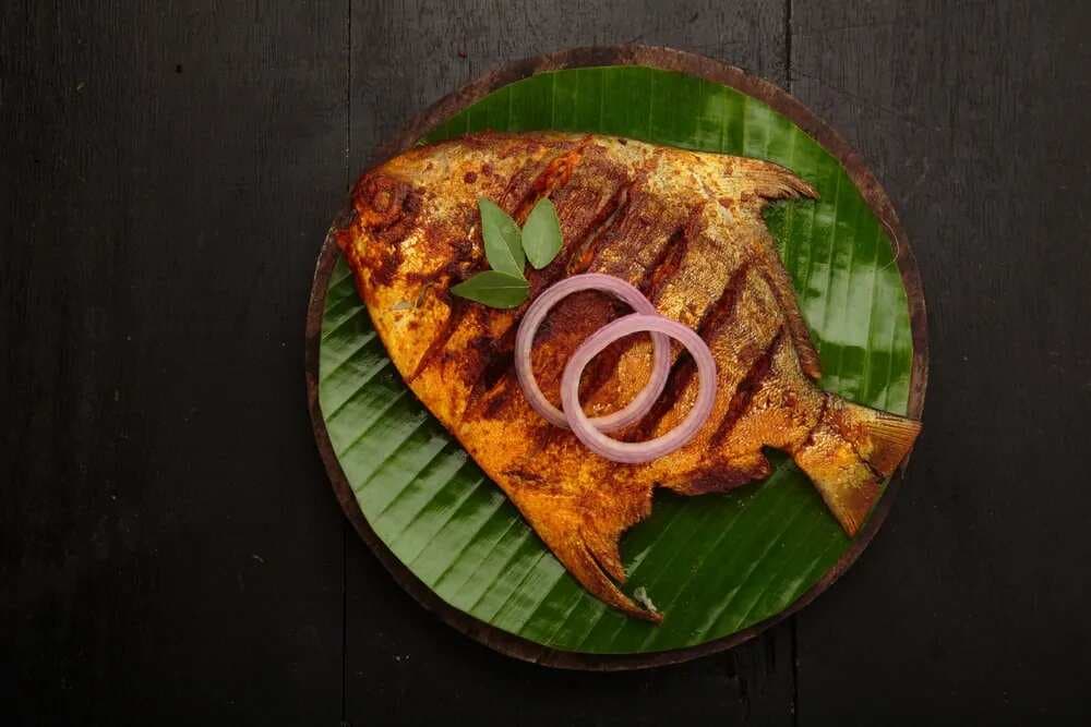 Rice Pankhi To Chingri Bhapa: 7 Dishes To Cook In Banana Leaf