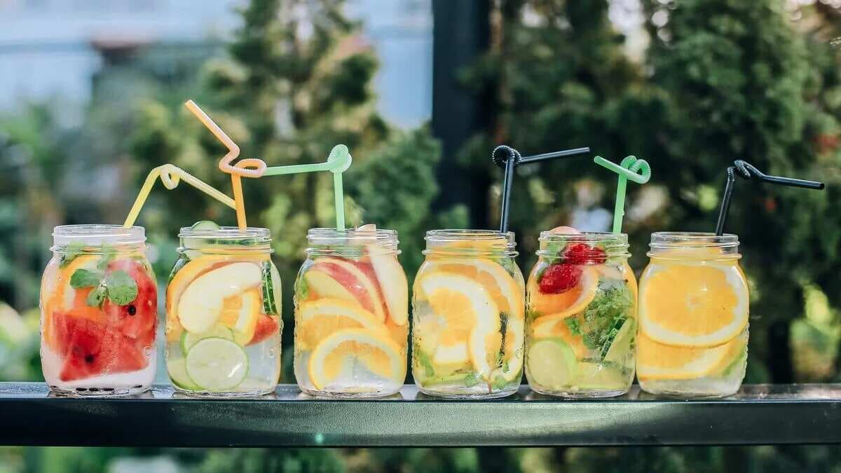 7 Best Detox Drinks To Rejuvenate Your Summer