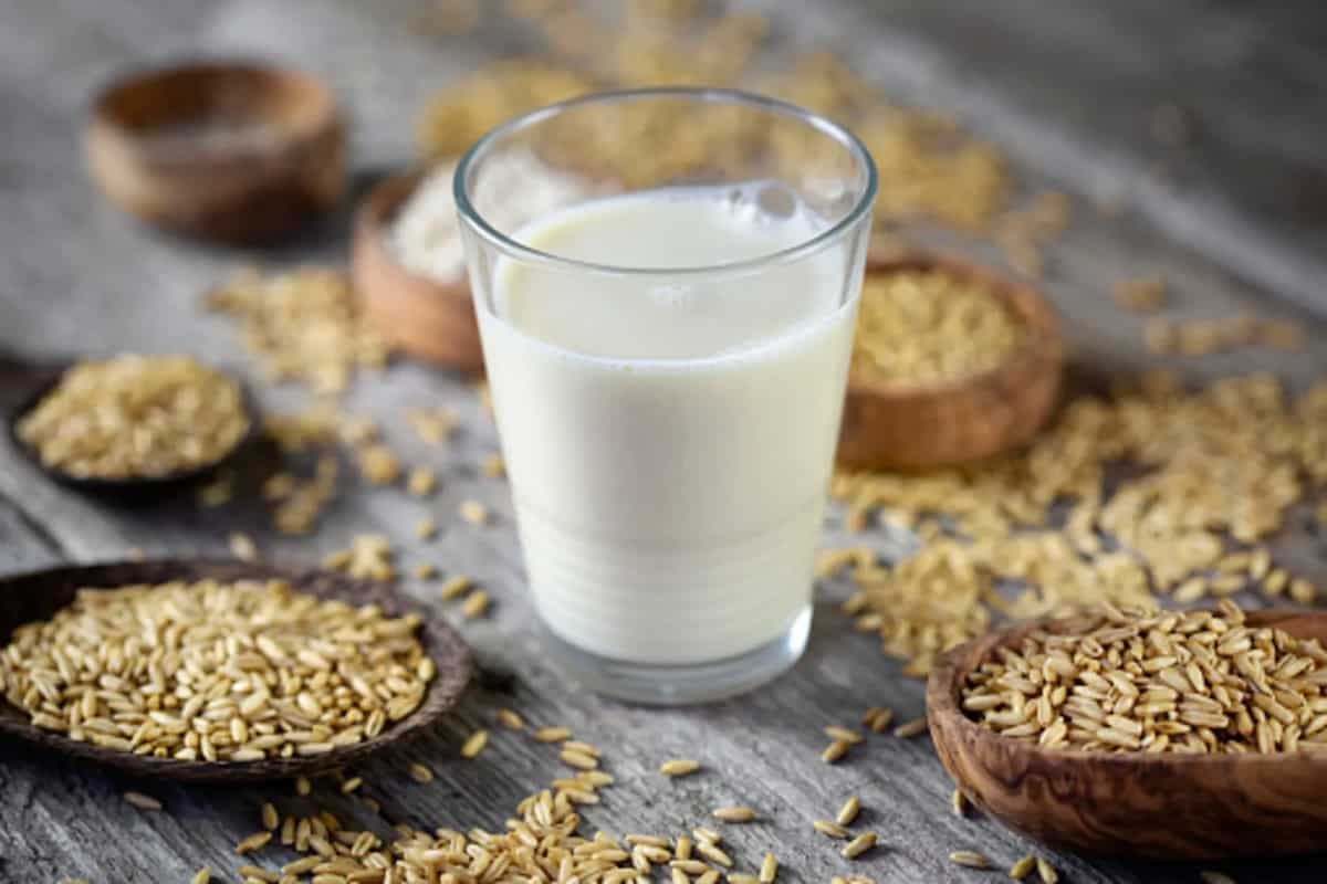 Make Oat Milk At Home With This Simple Recipe