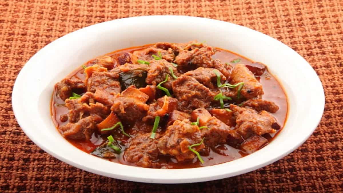 Here’s How You Can Make The Perfect Pakistani Karahi