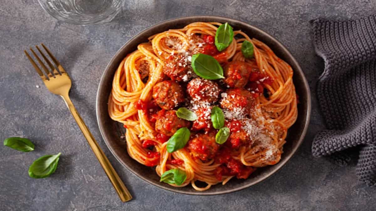 Love Spaghetti? Try Two Different Sauces To Have Along