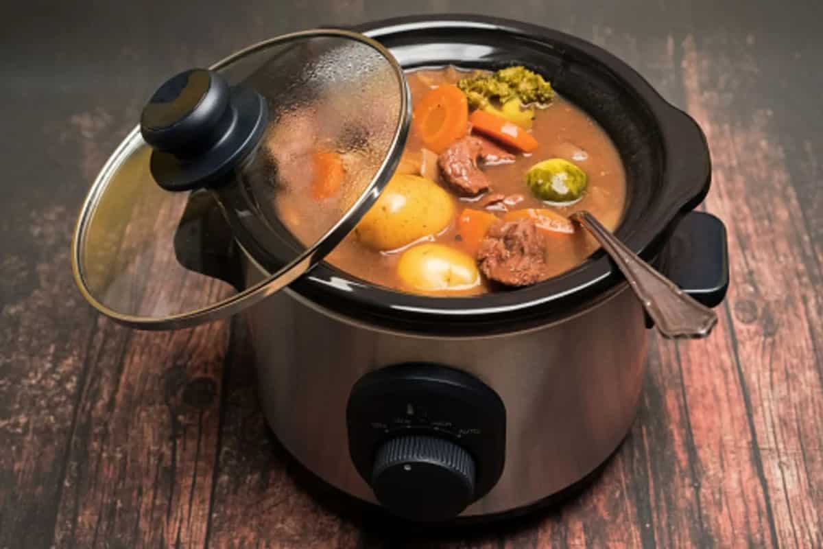 Ultimate Guide To A Slow Cooker; 5 Essential Things To Know