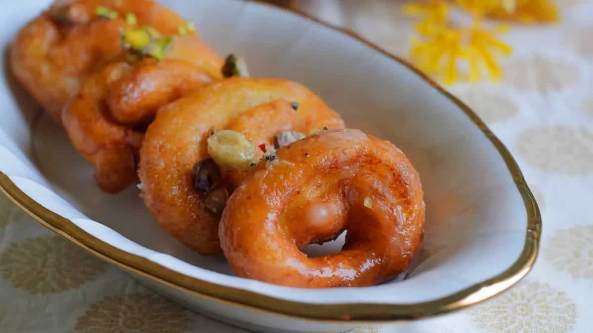 From Chhanar Jeelipi To Goja: Devour These 6 Bengali Mishtis On Durga Puja 