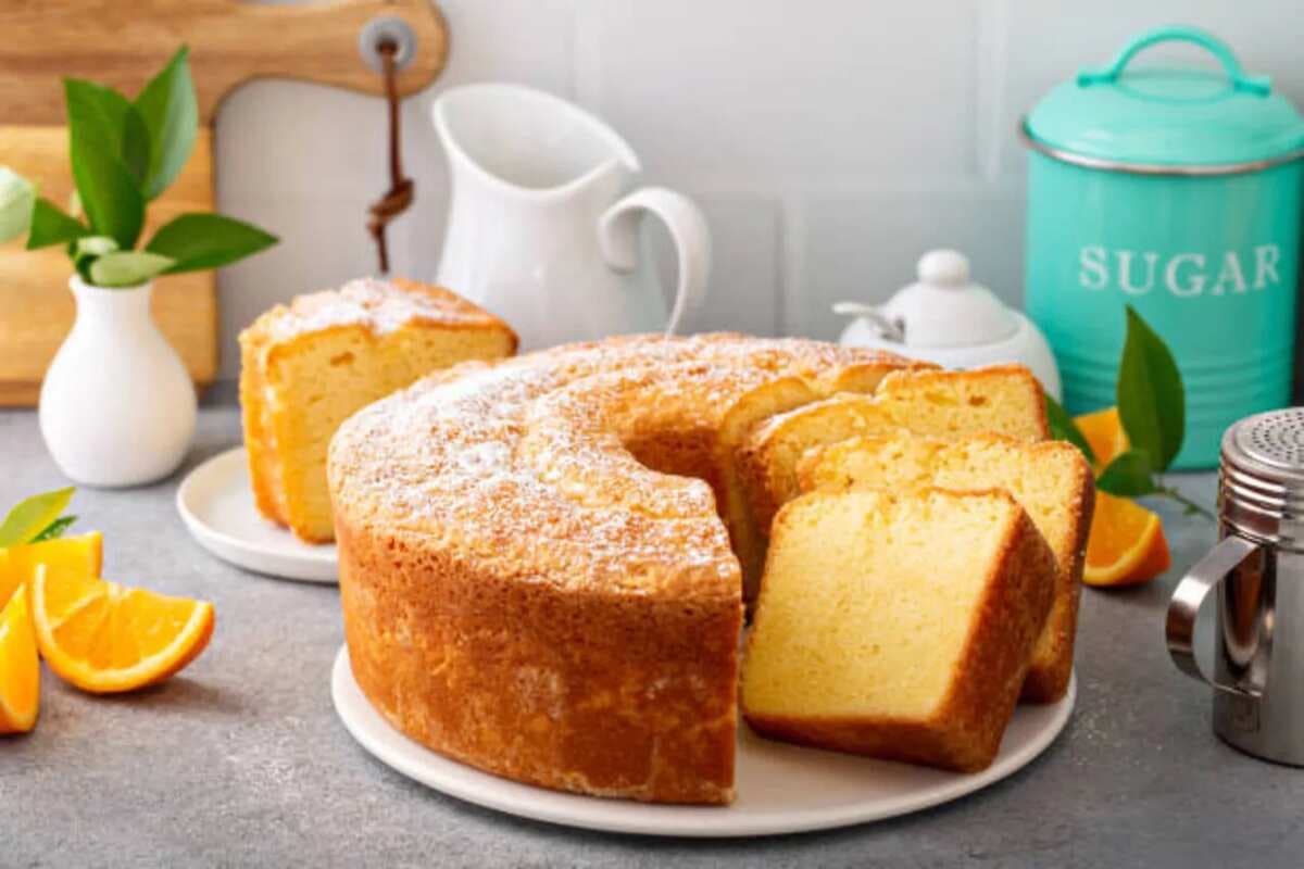 6 Amazing Vegetable Oil Substitutes For Cake Baking