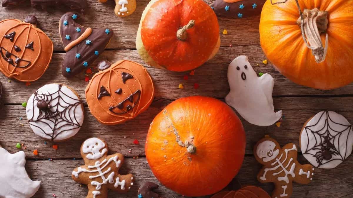 Soul Cakes To Pumpkin Pie, The History Of Halloween Food