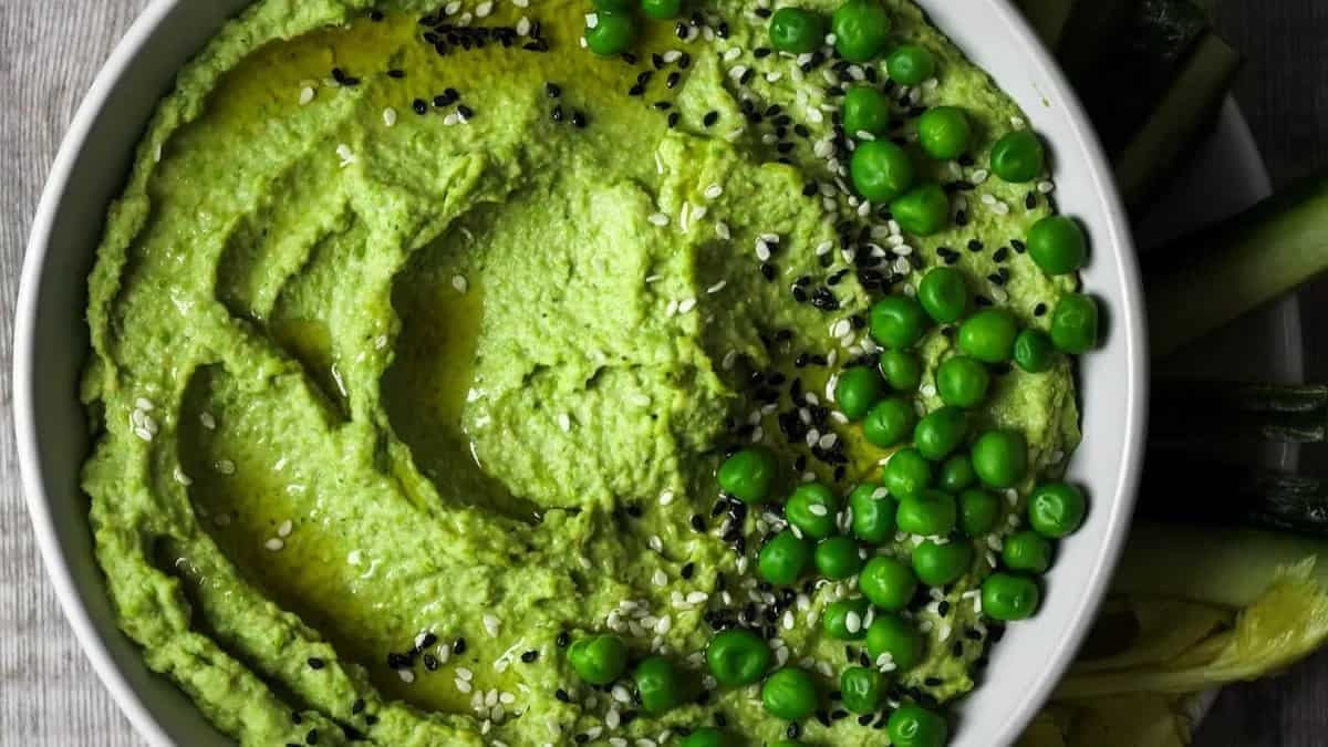 Try This Refreshing Green Pea And Mint Hummus For A New Twist