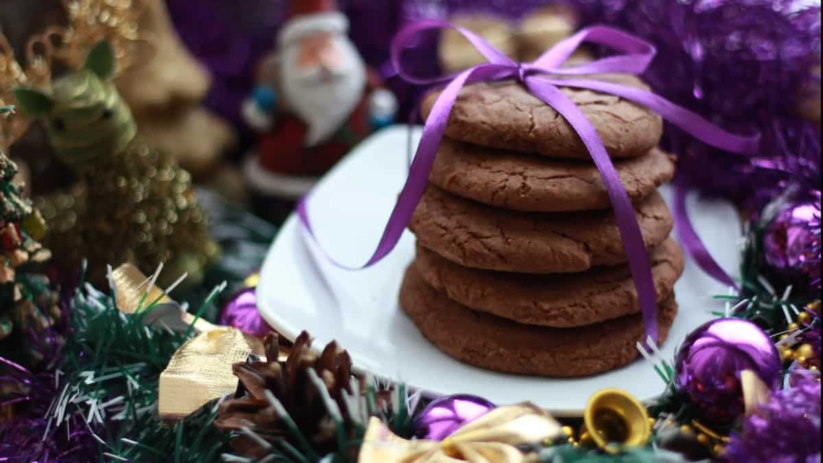 Christmas Gifting 2023: Chocolate Cigars, Bread Loafers & More