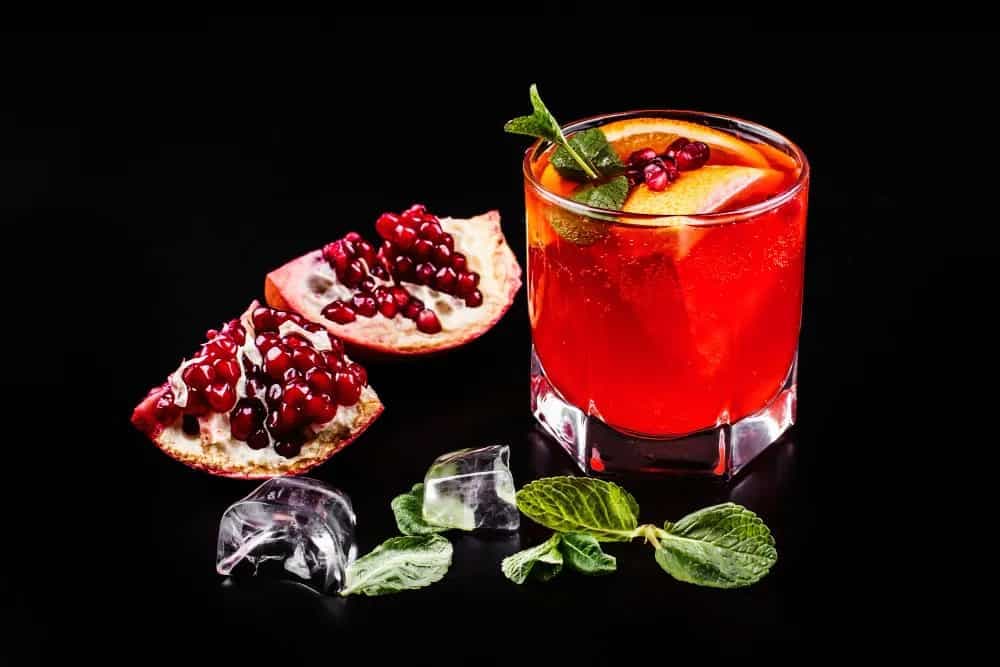 5 Pomegranate-Based Cocktails To Sip On Winter Evenings 