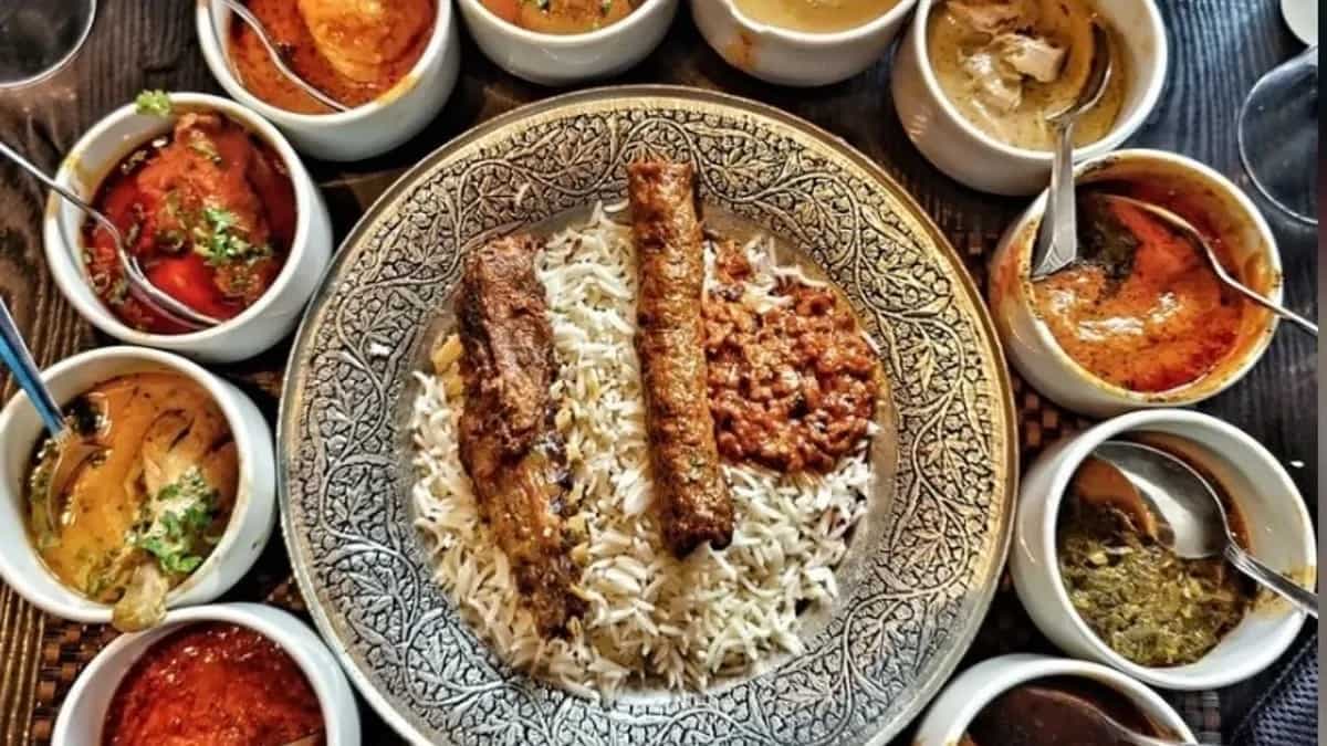 The History Of Kashmiri Wazwan And The Tradition Of Eating It 