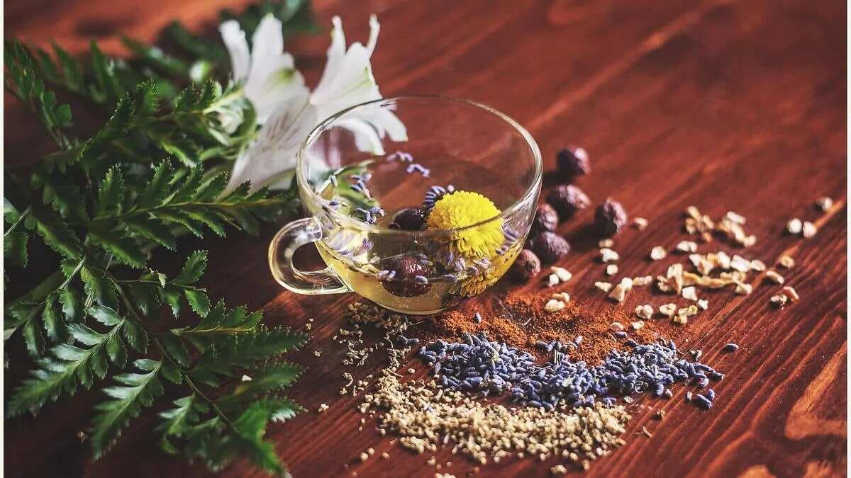 4 Teas To Cure Sore Throat