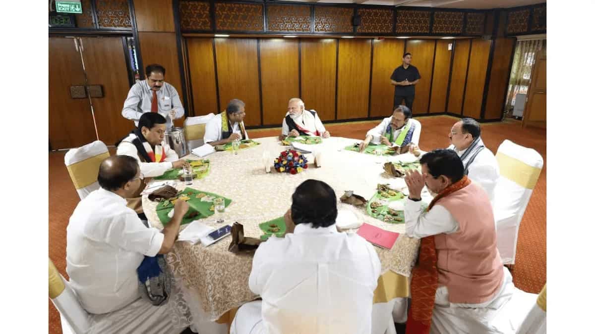 Narendra Modi's Udipi Special Dinner With NDA Members