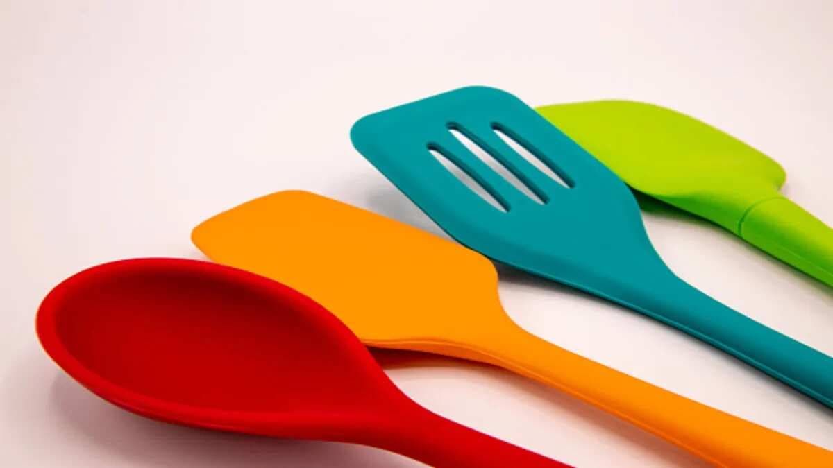 Know The Types Of Spatulas You Must Have In Your Kitchen 