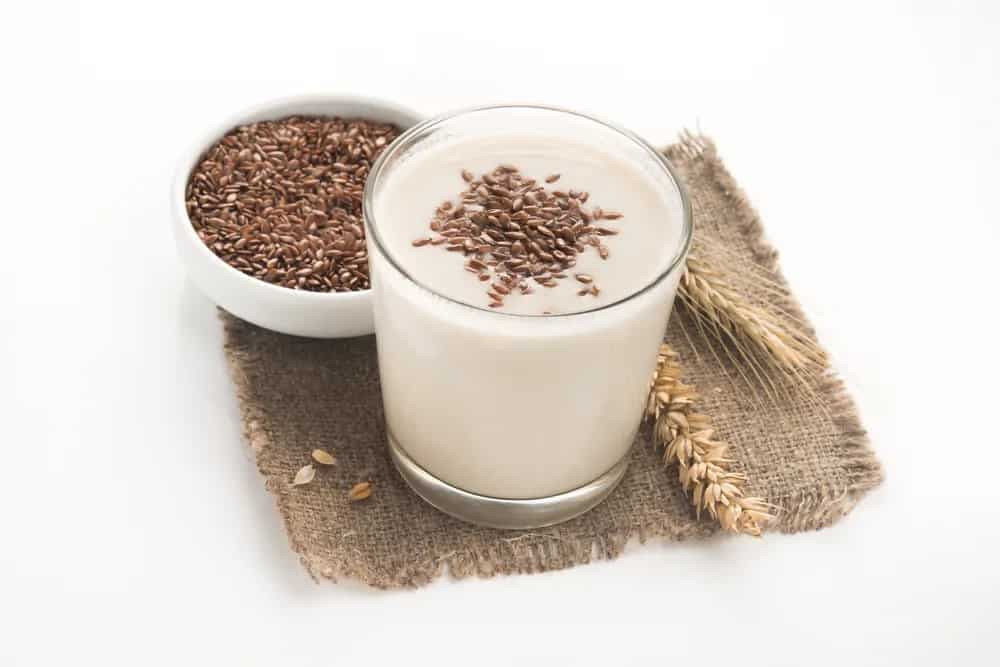 Add Some Flaxseeds To Your Glass Of Milk For Added Benefits