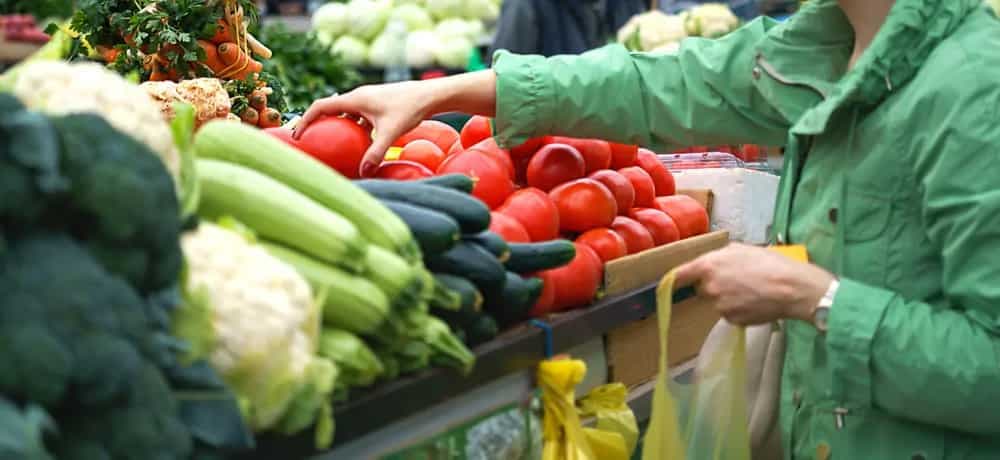 Buying Fresh Fruits & Vegetables? Here's How To Pick The Best 