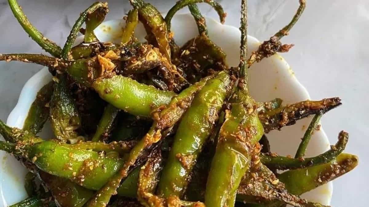  6 Spicy Monsoon Dishes Made With Green Chillies 