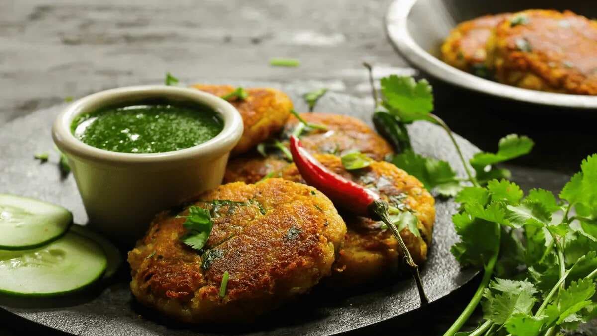 7 Spicy, Tangy, and Crunchy Indian Street Food Delights.