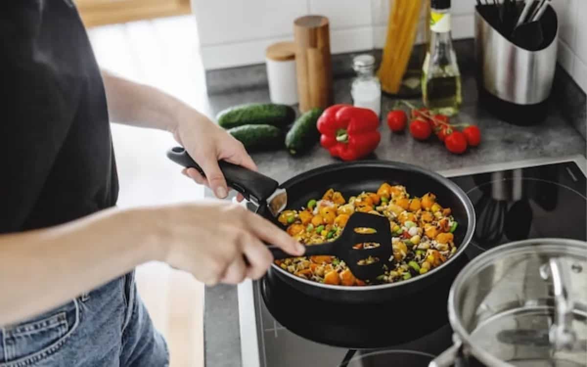 Know Of These India's Top 5 Tri Ply Frying Pan With Lid