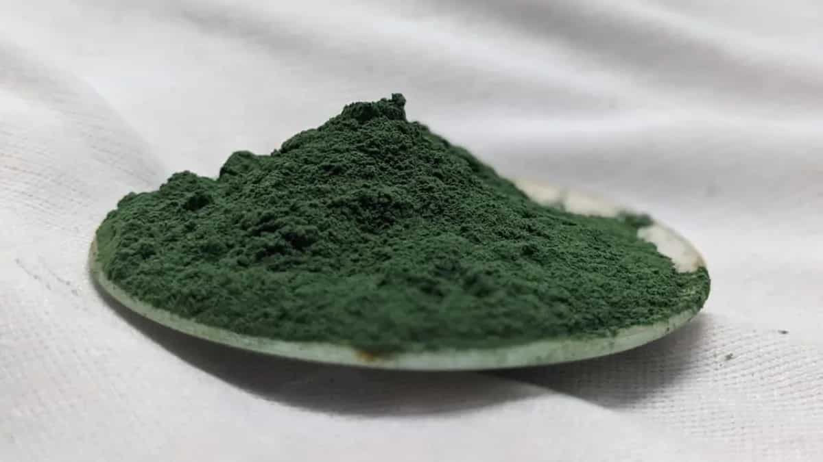 7 Amazing Nutritional Benefits Of Spirulina