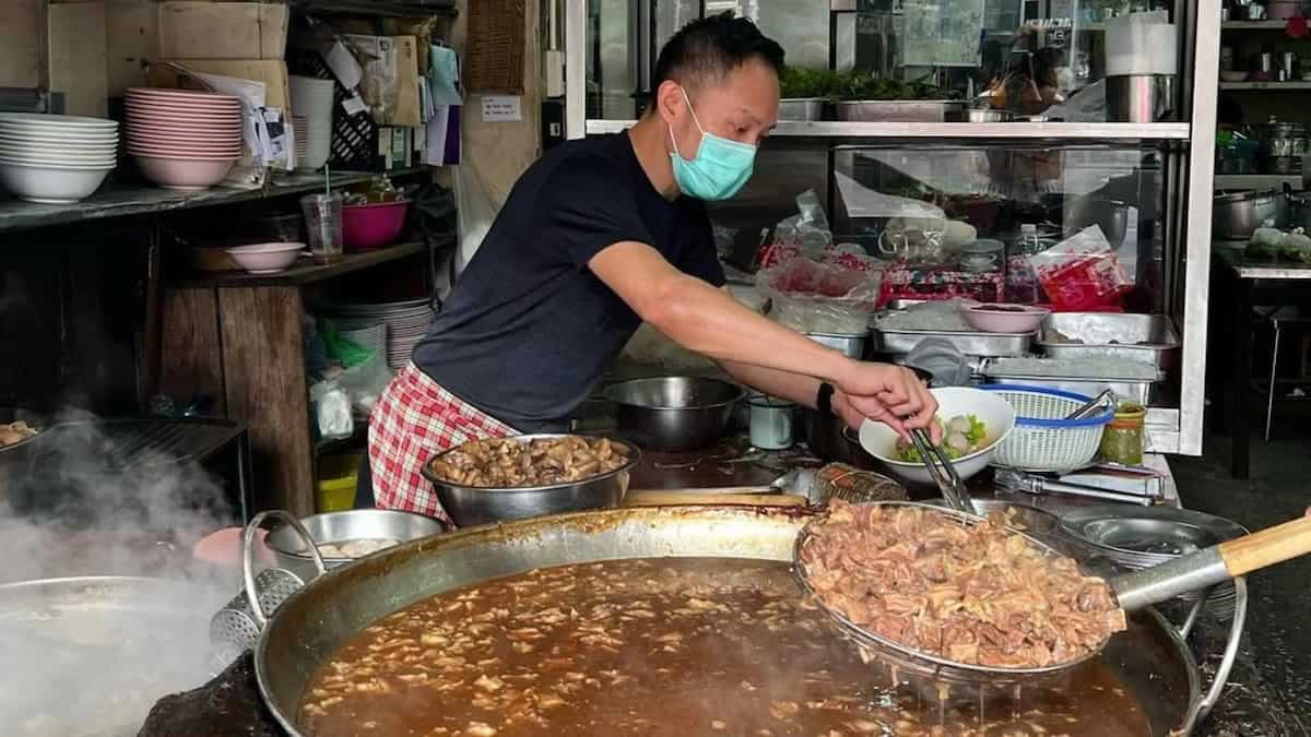 This Restaurant In Bangkok Serves Soup That Is Half-Century Old