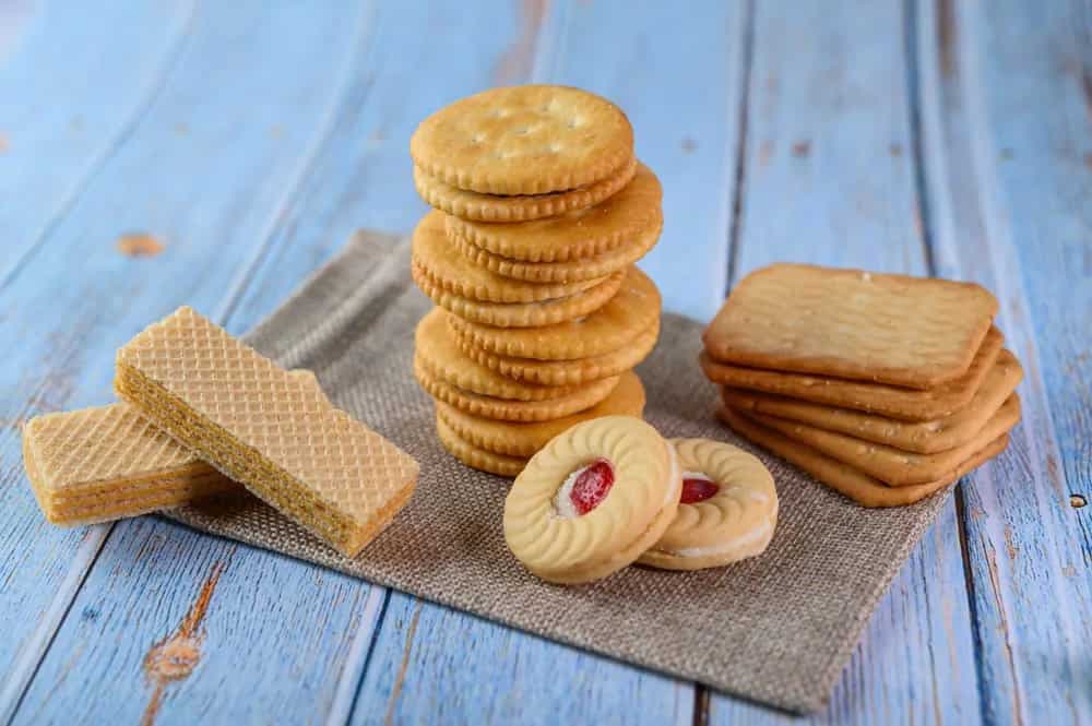 5 Tips To Retain The Crispness Of Biscuits In Rainy Season