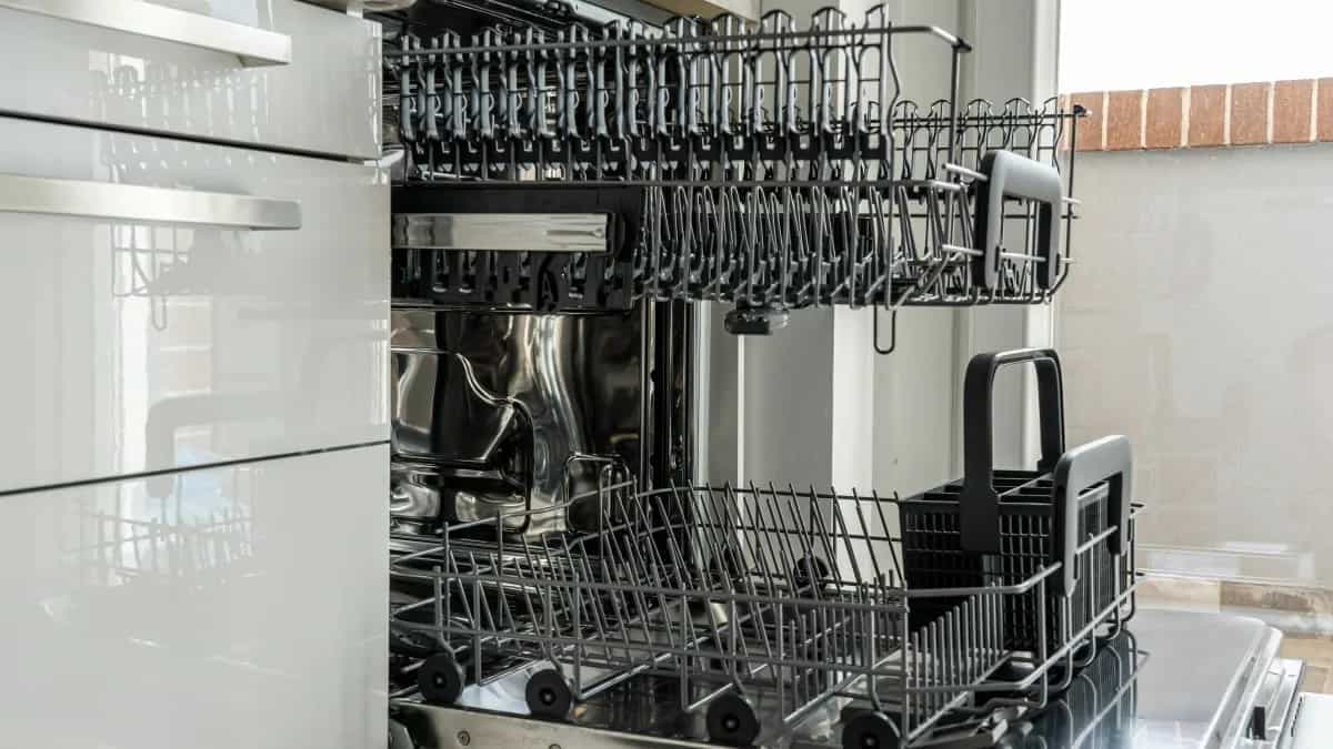 6 Simple Steps To Effectively Clean The Dishwasher