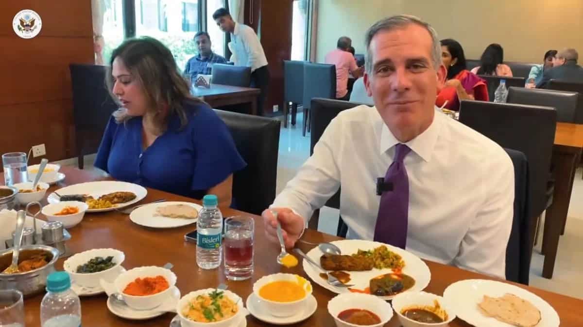 Saoji Mutton To Aamras, US Ambassador Tries Maharashtrian Feast