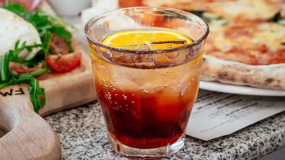 The Trendiest Cocktails To Ring In The New Year 