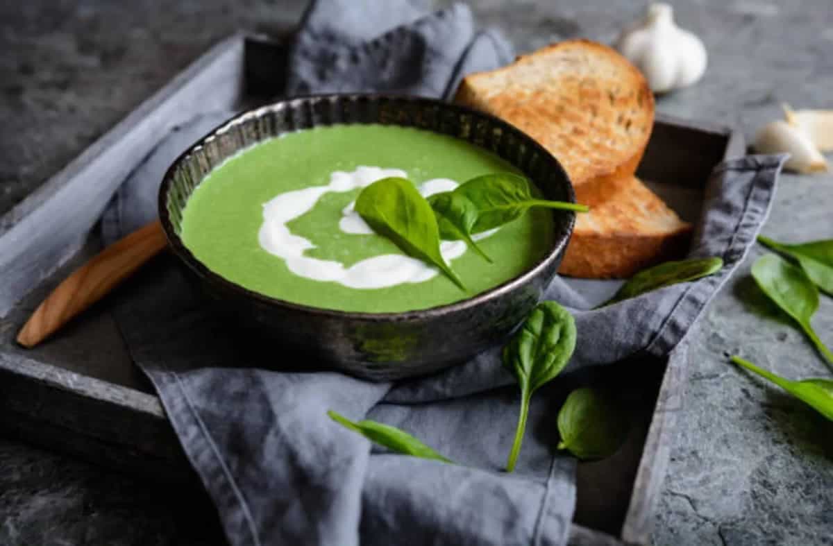 7 Healthy Vegetable Soups To Try This Winter Season