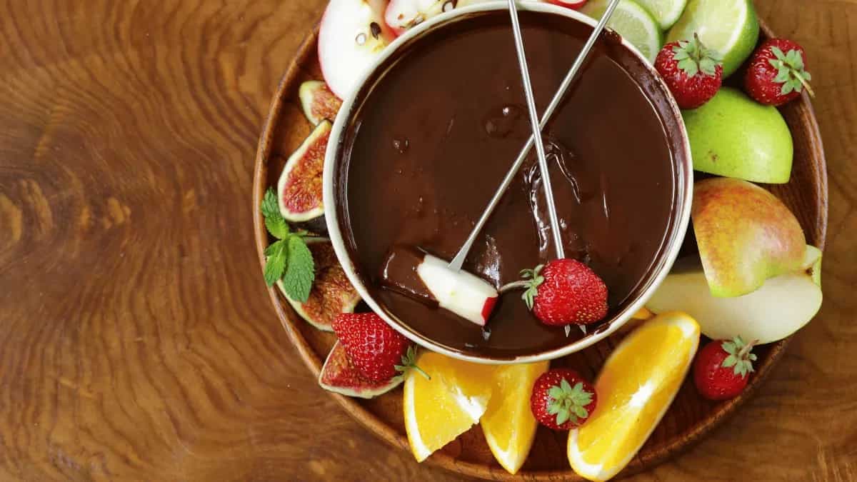 7 Irresistible Cocoa Dipped Delights For A Healthier Indulgence