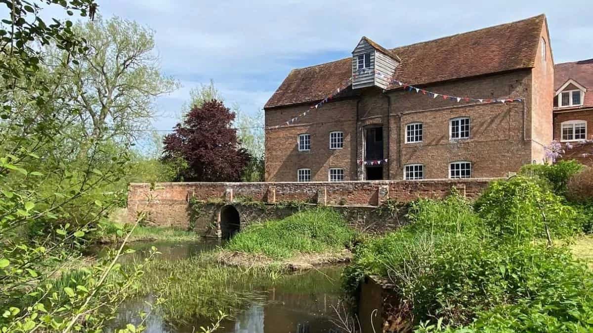 The Desi Connect Of A Warwickshire Mill With A 300-Y.O. Heritage