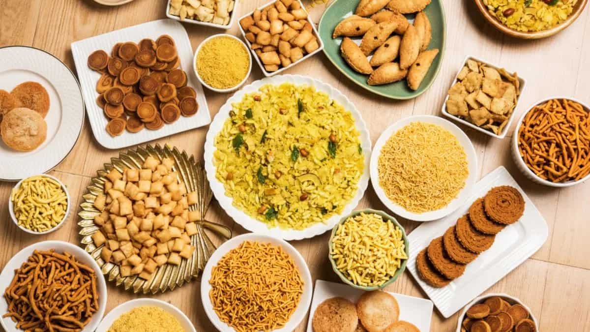 7 Low Calorie Indian Snacks For Your Diet Plan