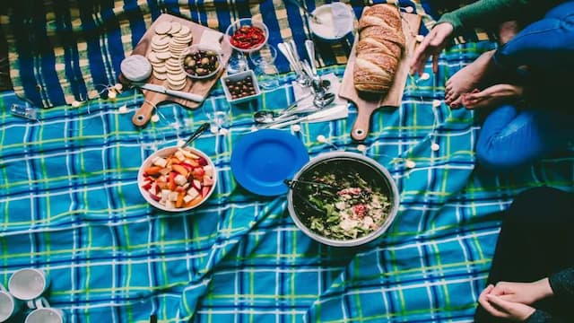 7 Dishes That Are Perfect For Your Winter Picnics