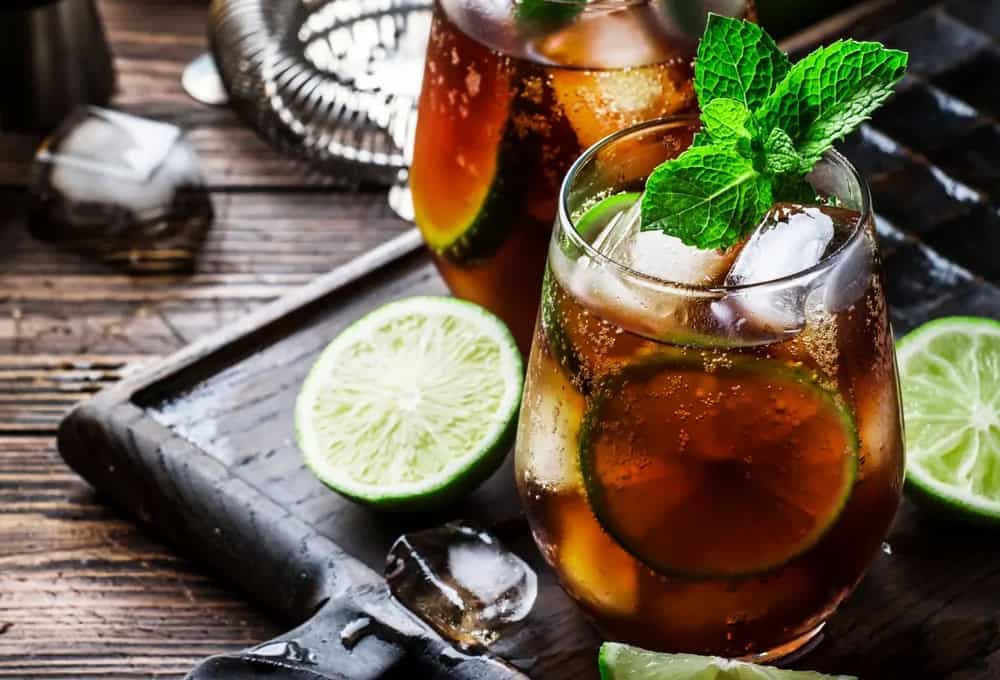 Weekend Party with Friends? Enjoy These Rum Cocktails   