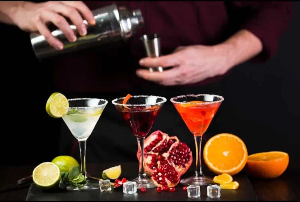 In The Mood To Party? Try These 6 DIY Vodka Aperitif Cocktails