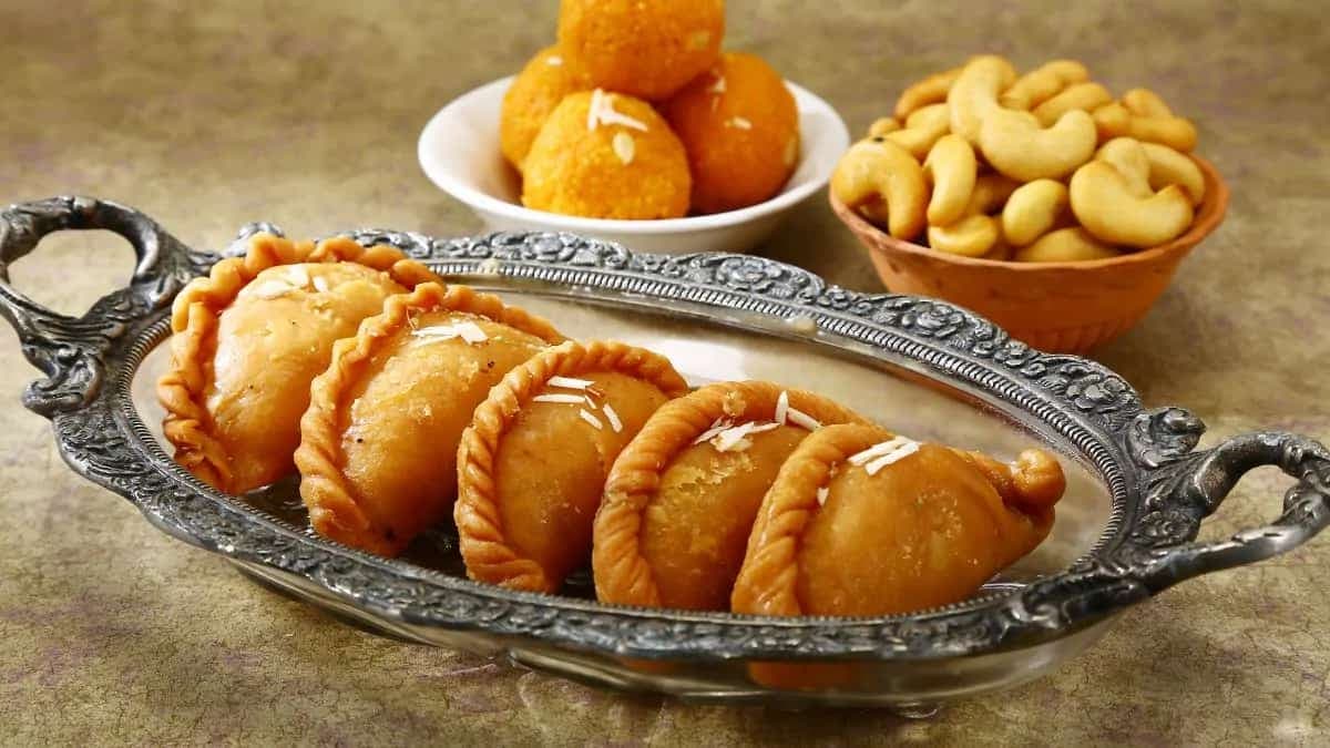 8 Types Of Flavoured Karanji To Make For The Festival