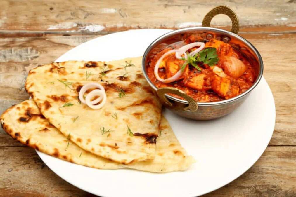 Nargisi Kofta To Mutton Rara: 8 Gravy Combinations With Naan