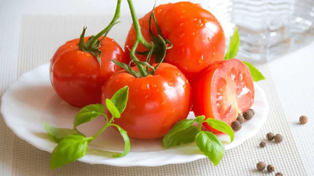  5 Reasons Why Tomatoes Should Be Your Summer Staple