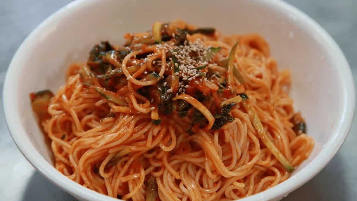 Fiery Gochujang Noodles: A Fusion-Style Korean-Italian Recipe